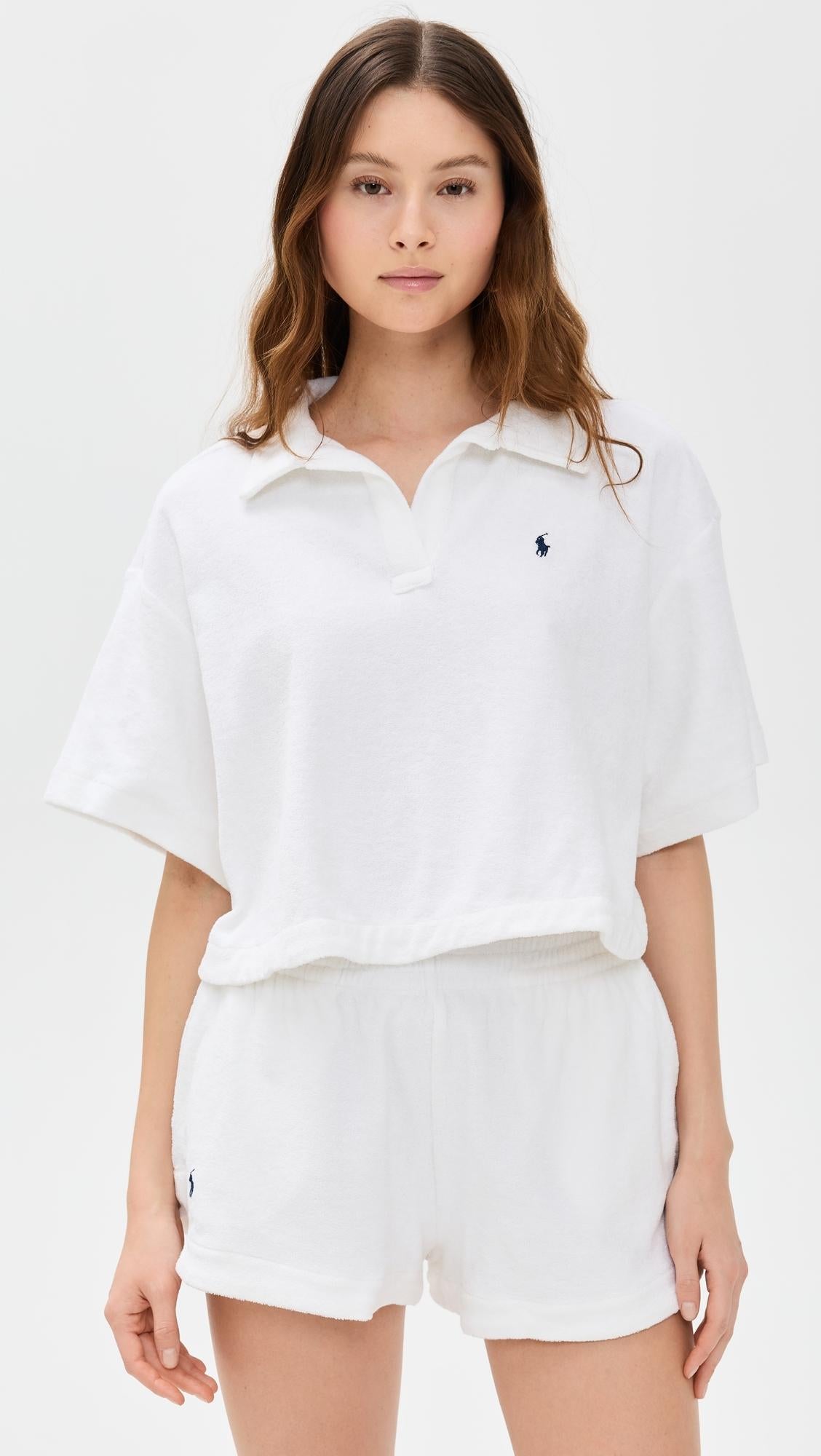 Polo Ralph LaurenHvit frottéskjorte og shortssett for dame